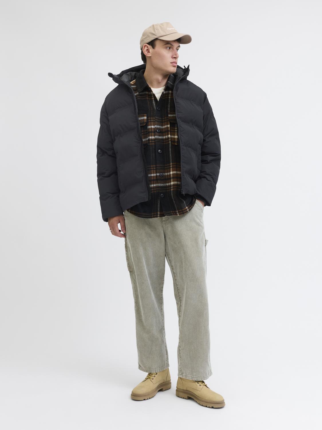 model_shot-front_full