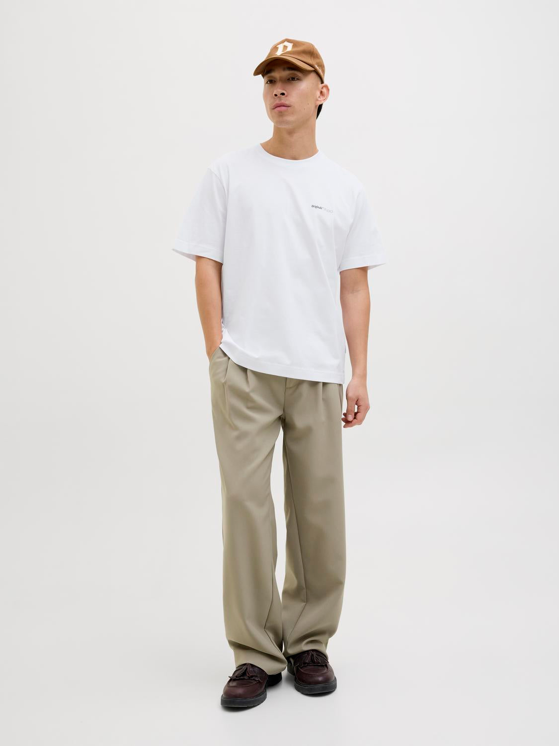 model_shot-front_full