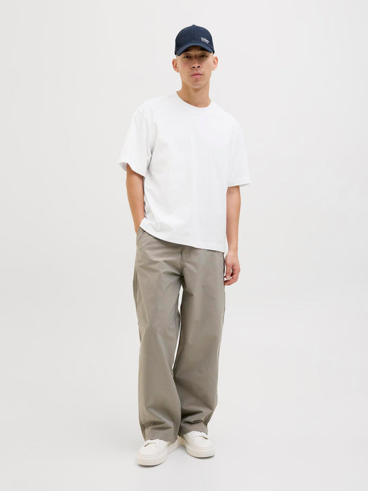 model_shot-front_full