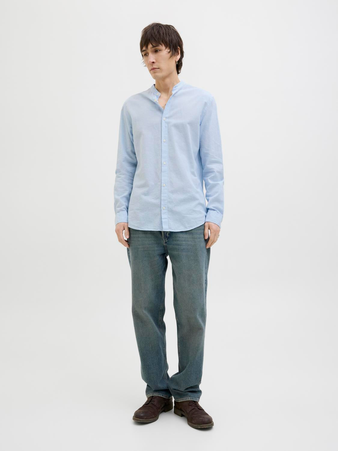 model_shot-front_full