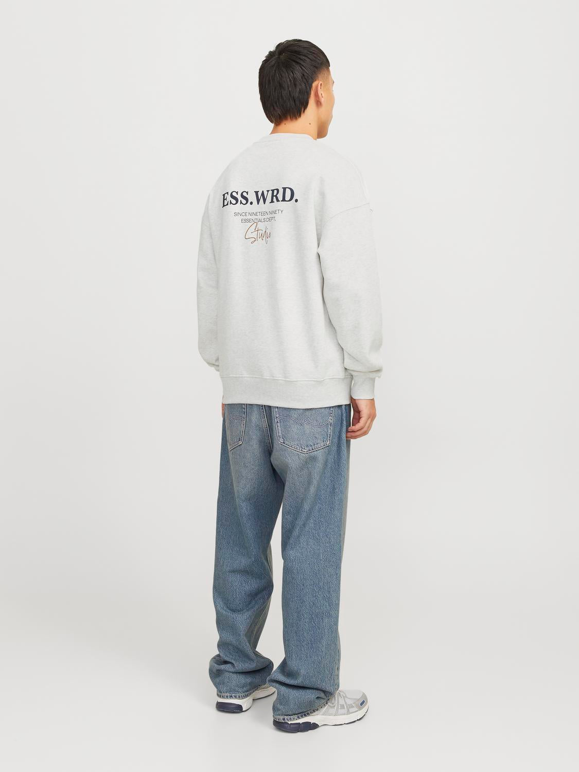 model_shot-back