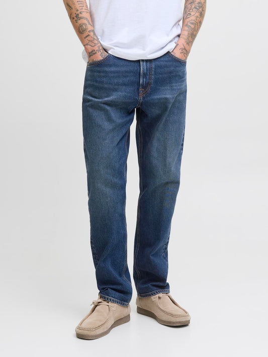 model_shot-front