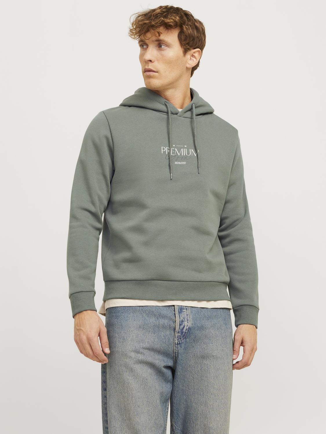 model_shot-front