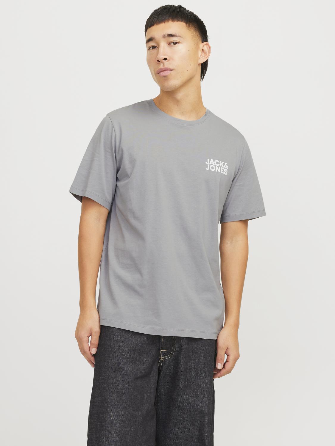 model_shot-front