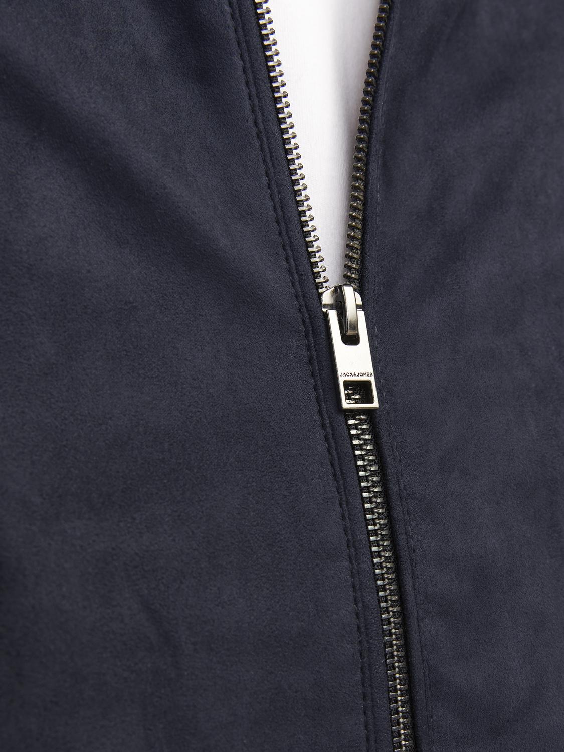 model_shot-detail