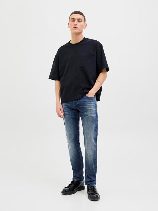 model_shot-front_full