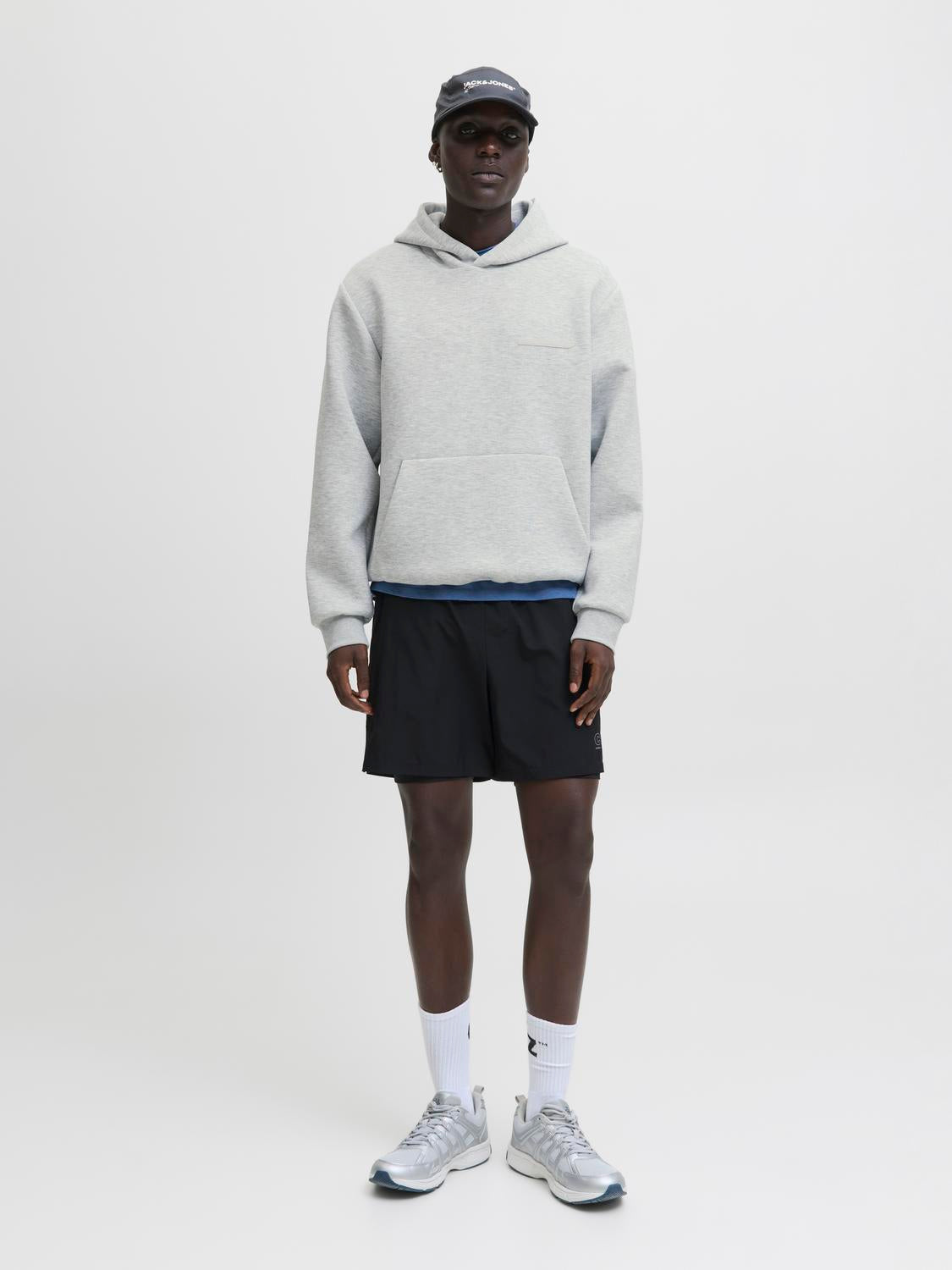 model_shot-front_full
