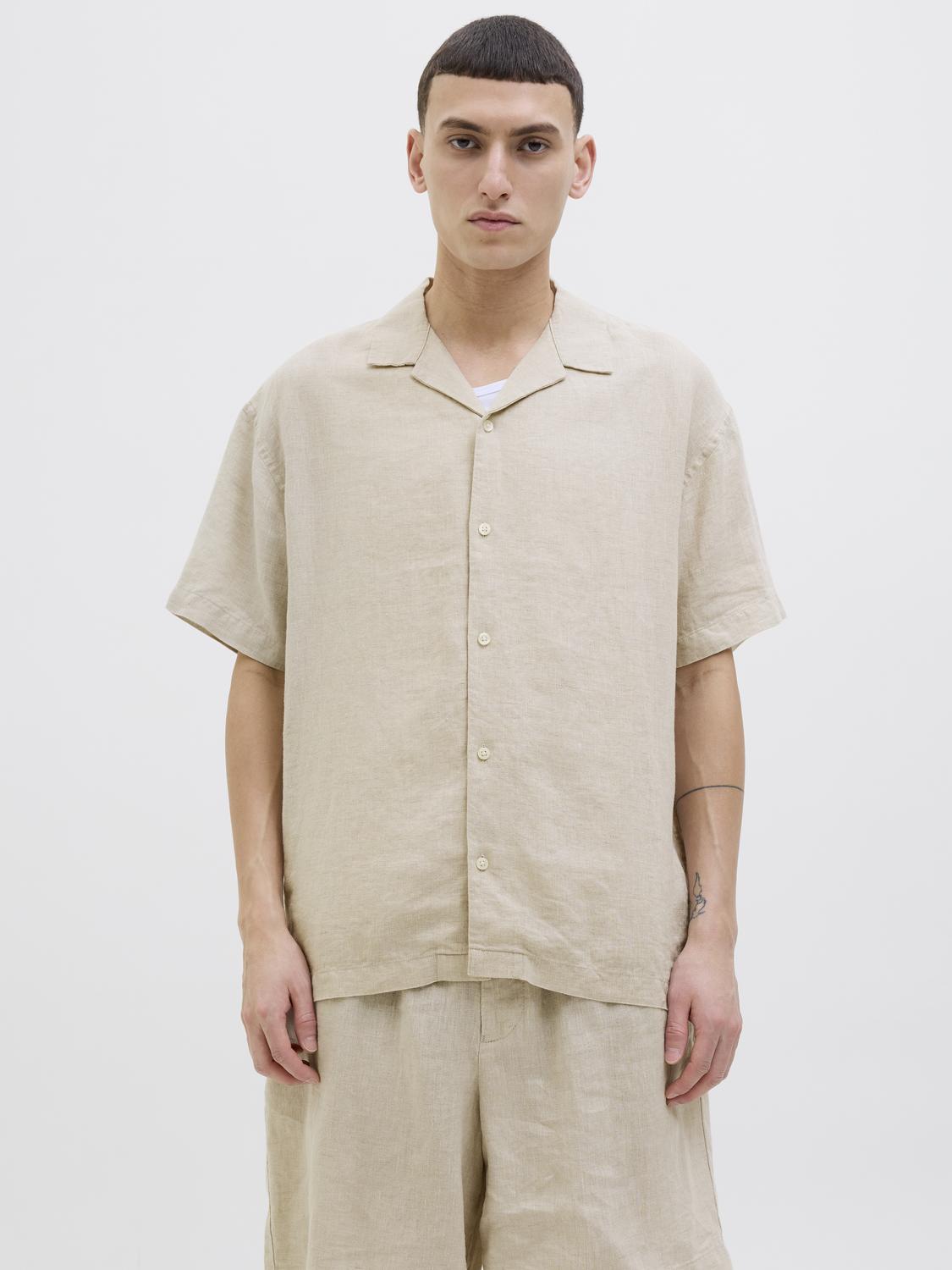 model_shot-front