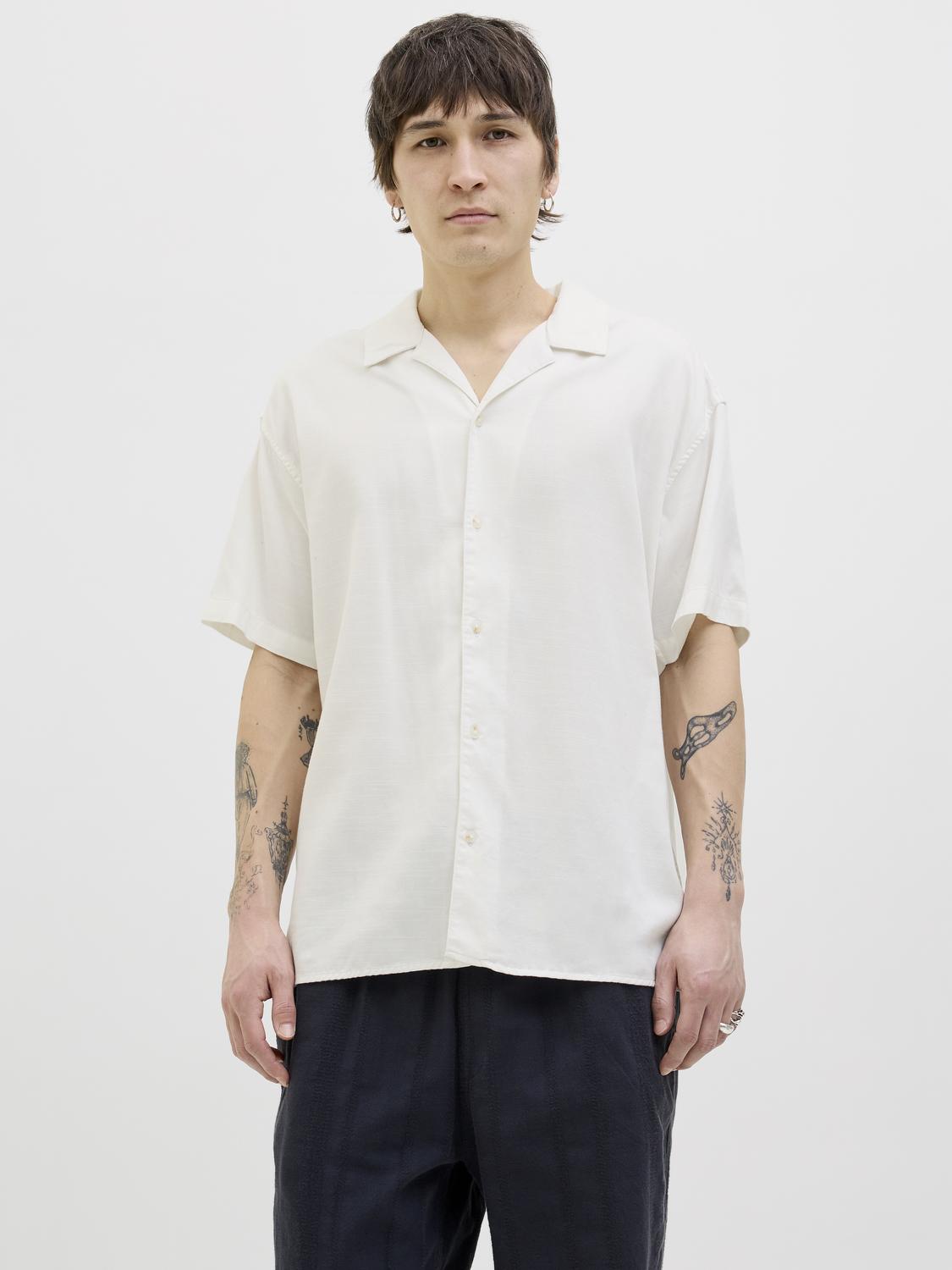 model_shot-front