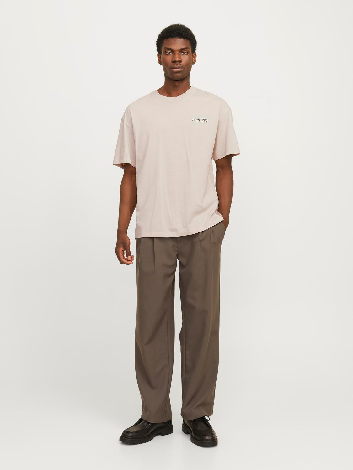 model_shot-front_full