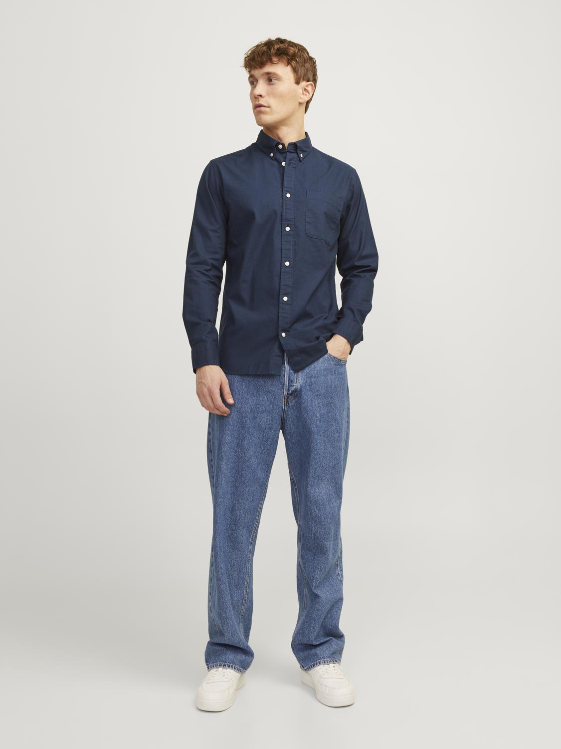 model_shot-front_full