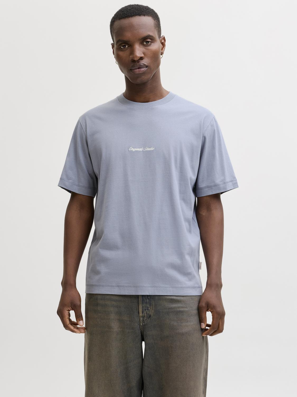 model_shot-front