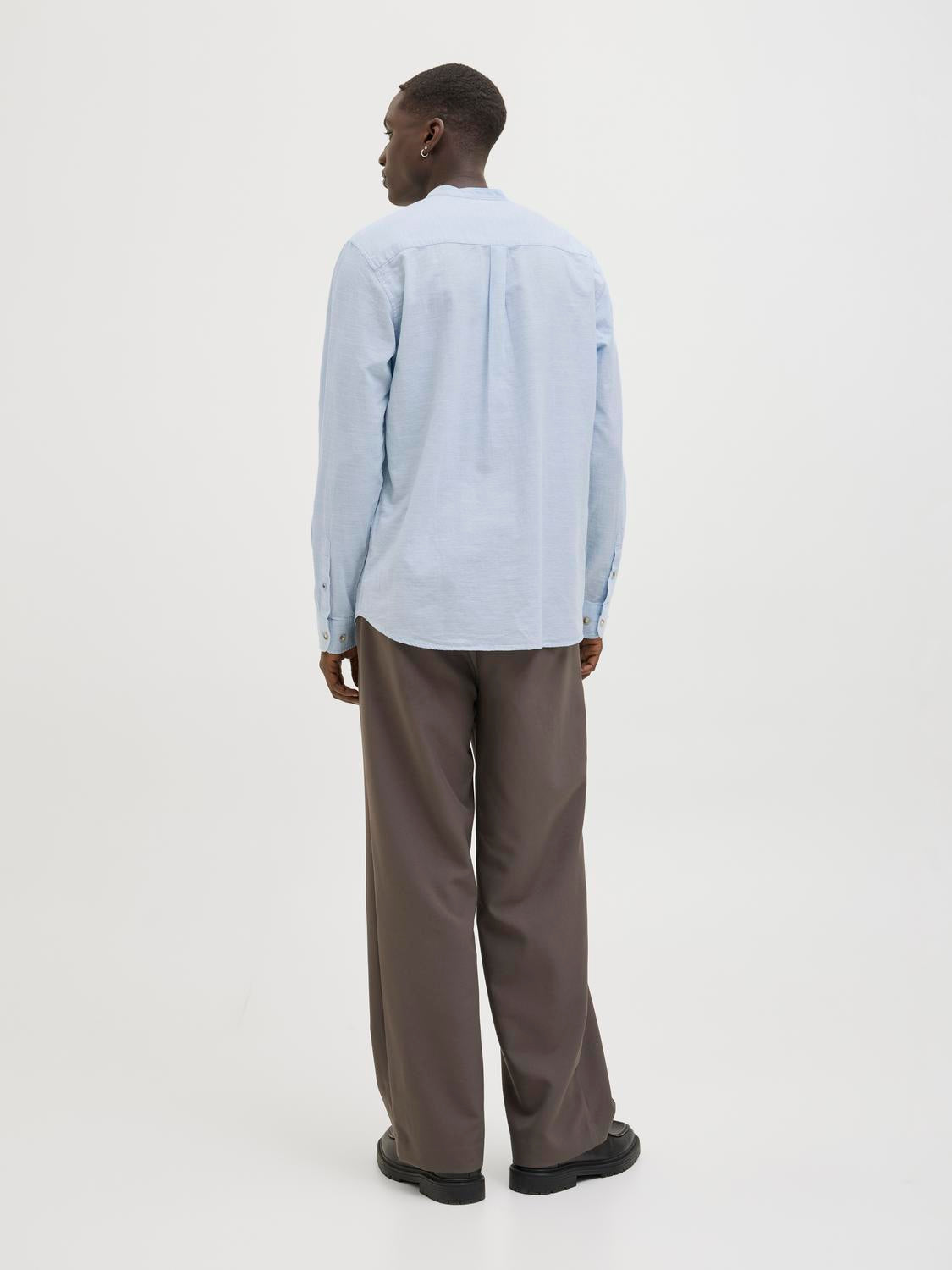 model_shot-back