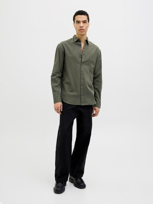 model_shot-front_full
