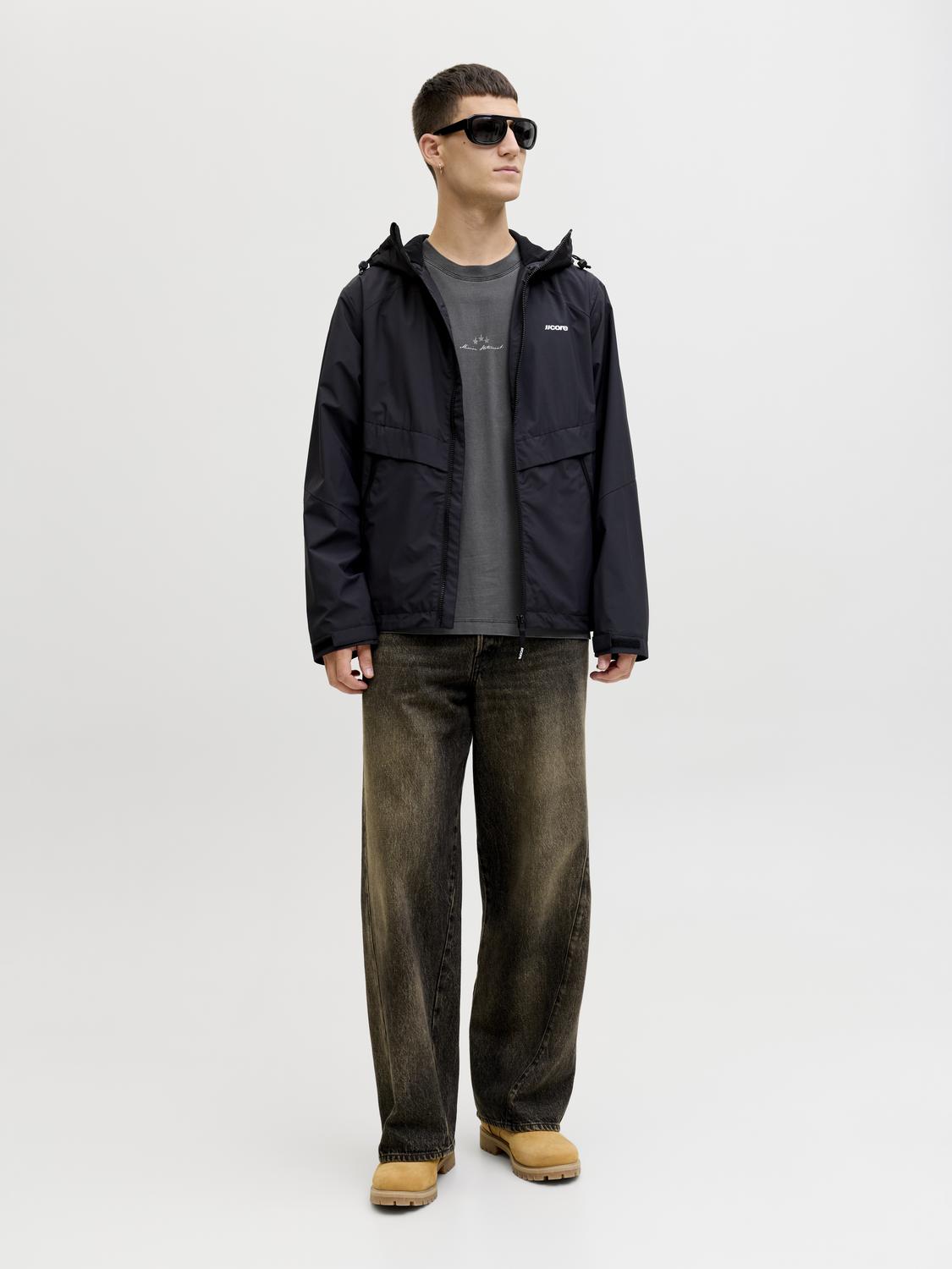 model_shot-front_full