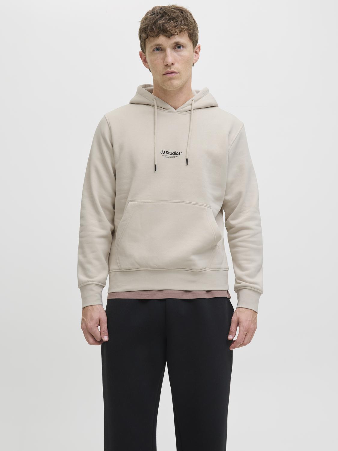 model_shot-front