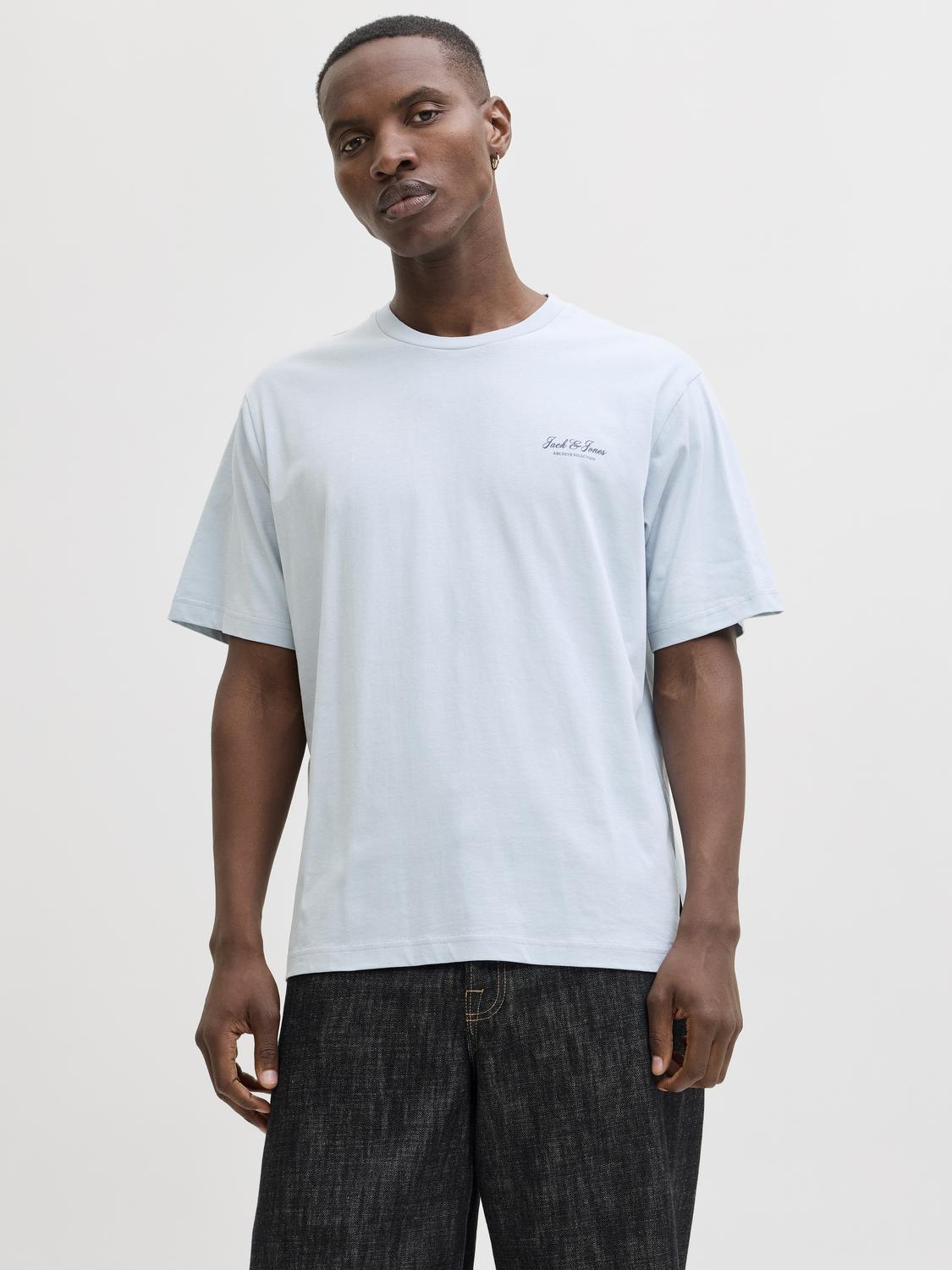 model_shot-front