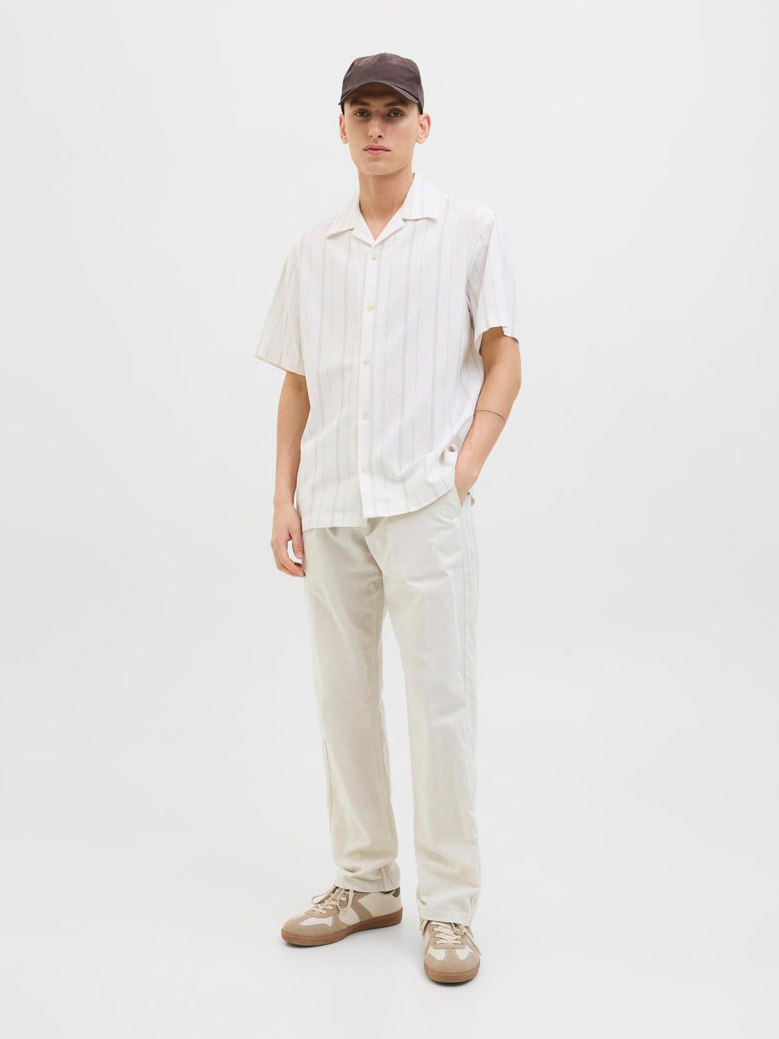 model_shot-front_full