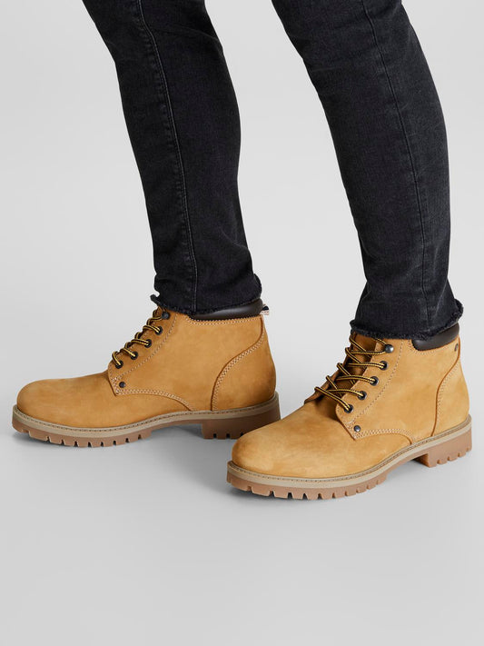 model_shot-front
