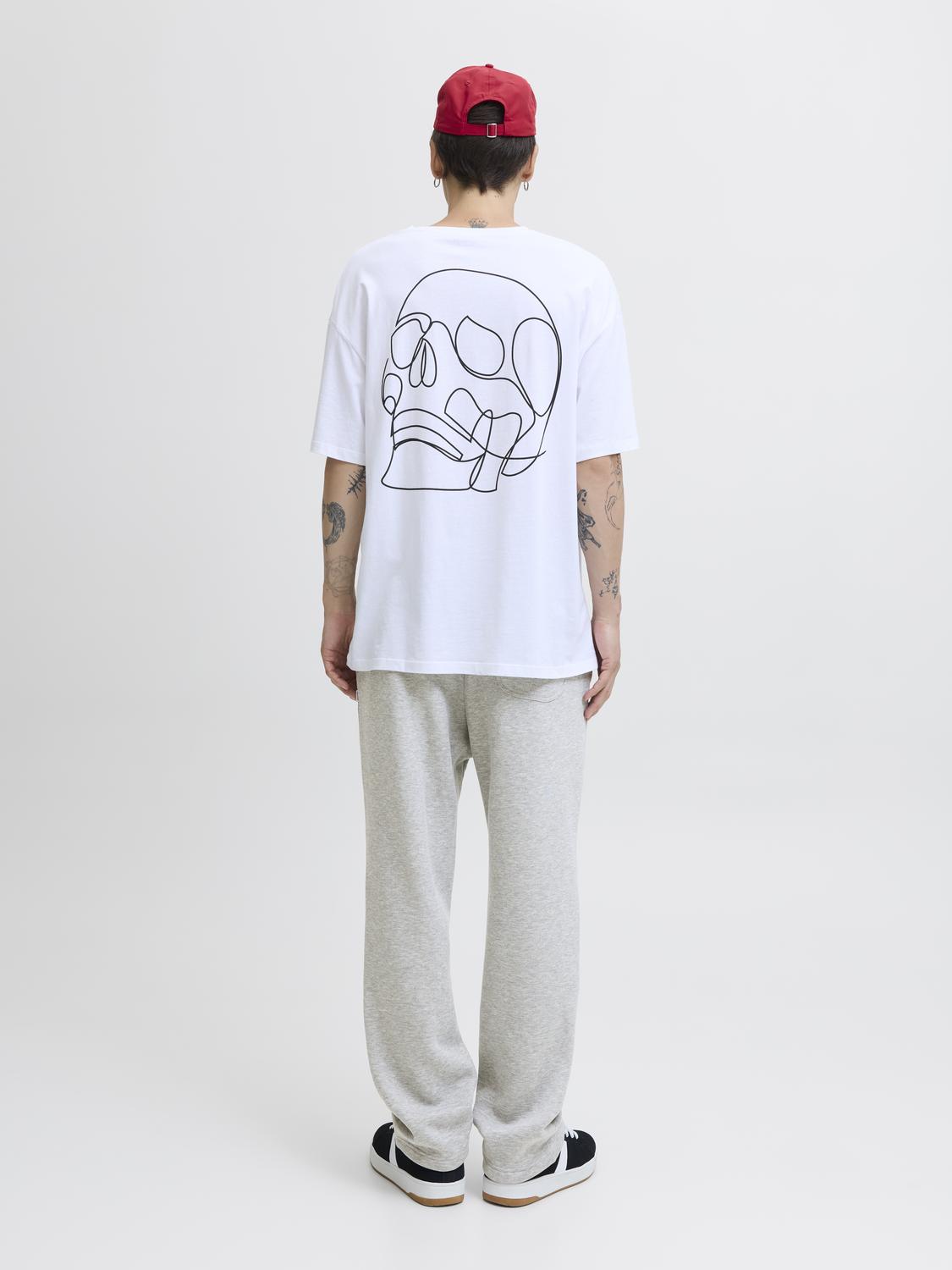 model_shot-back