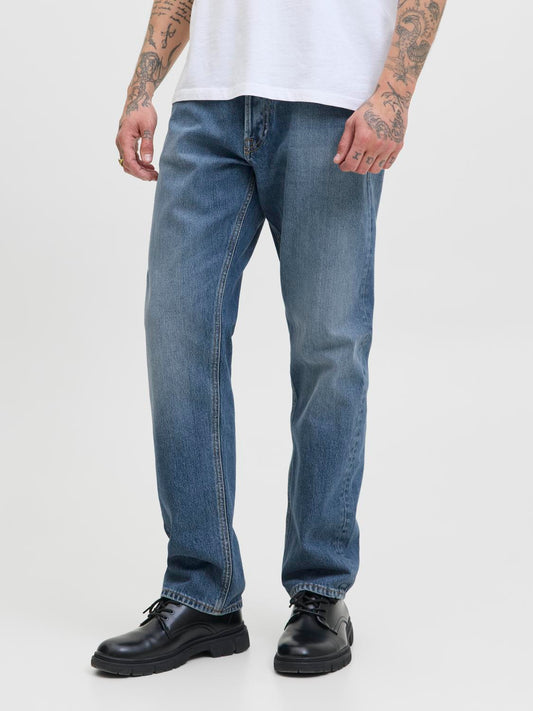 model_shot-front