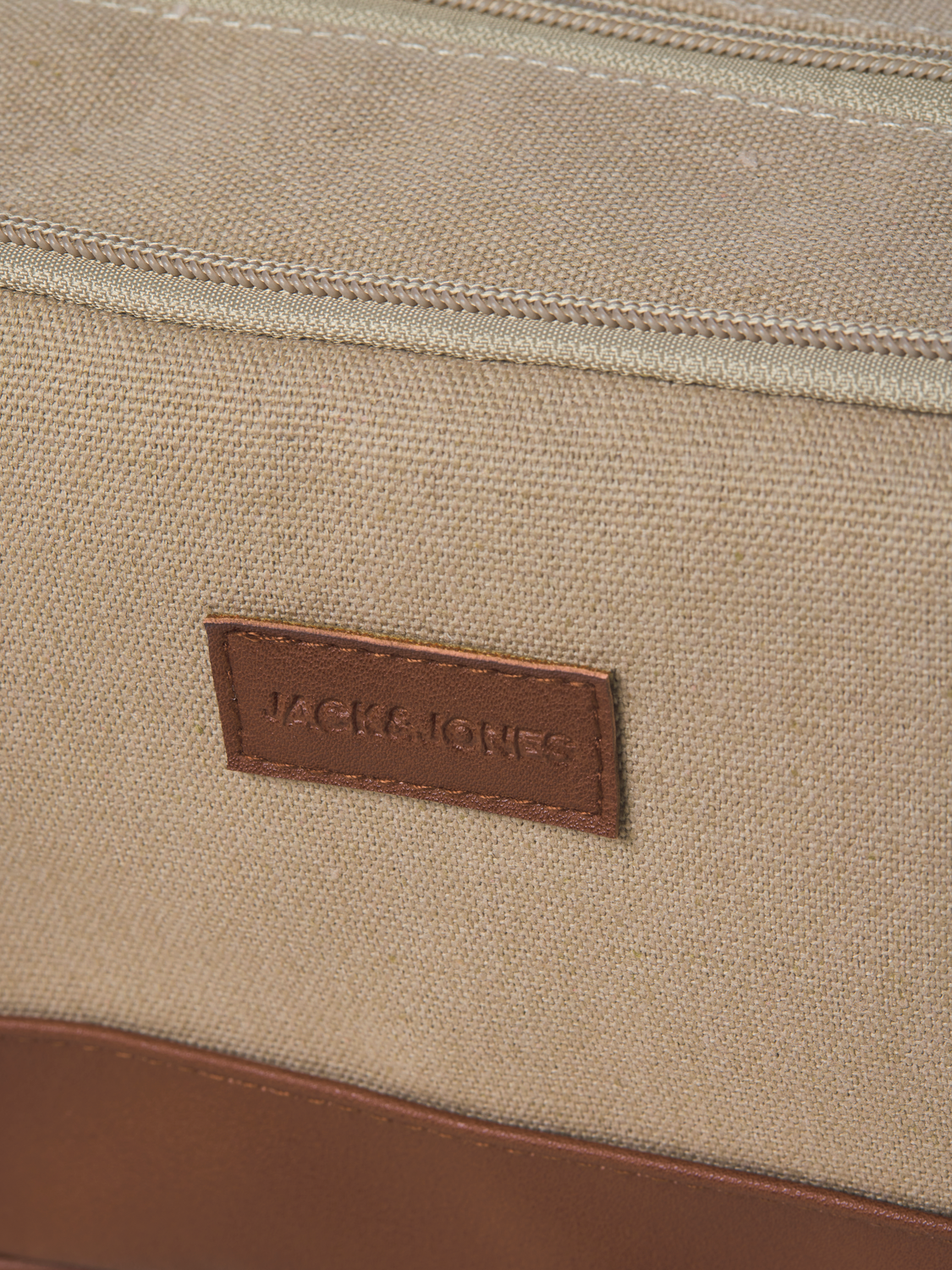 model_shot-detail