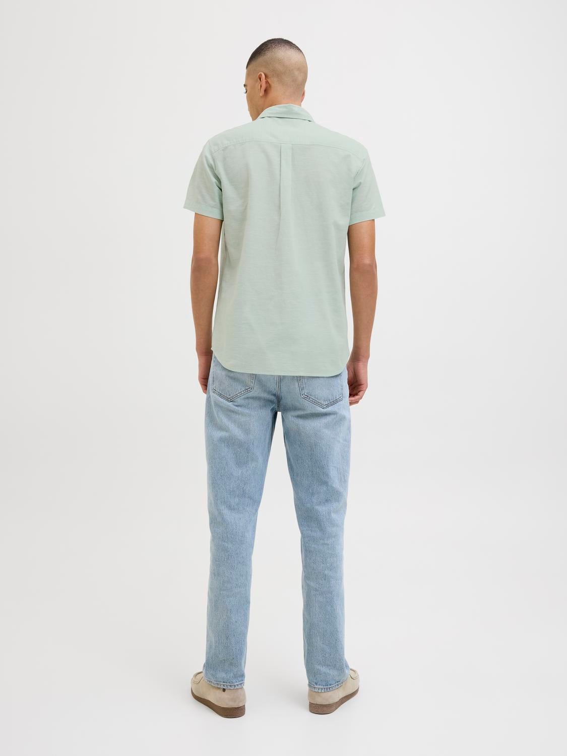 model_shot-back