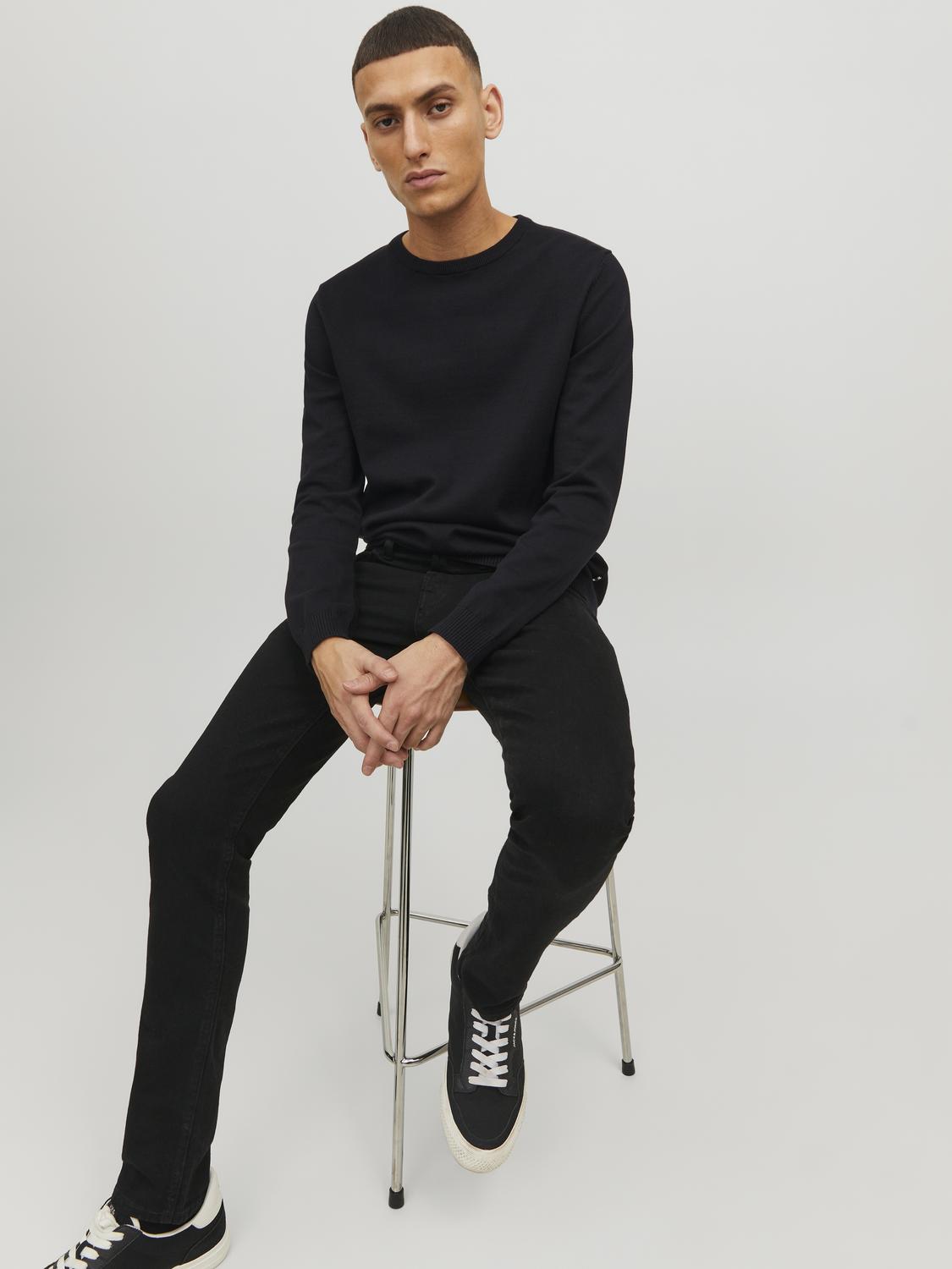 model_shot-creative