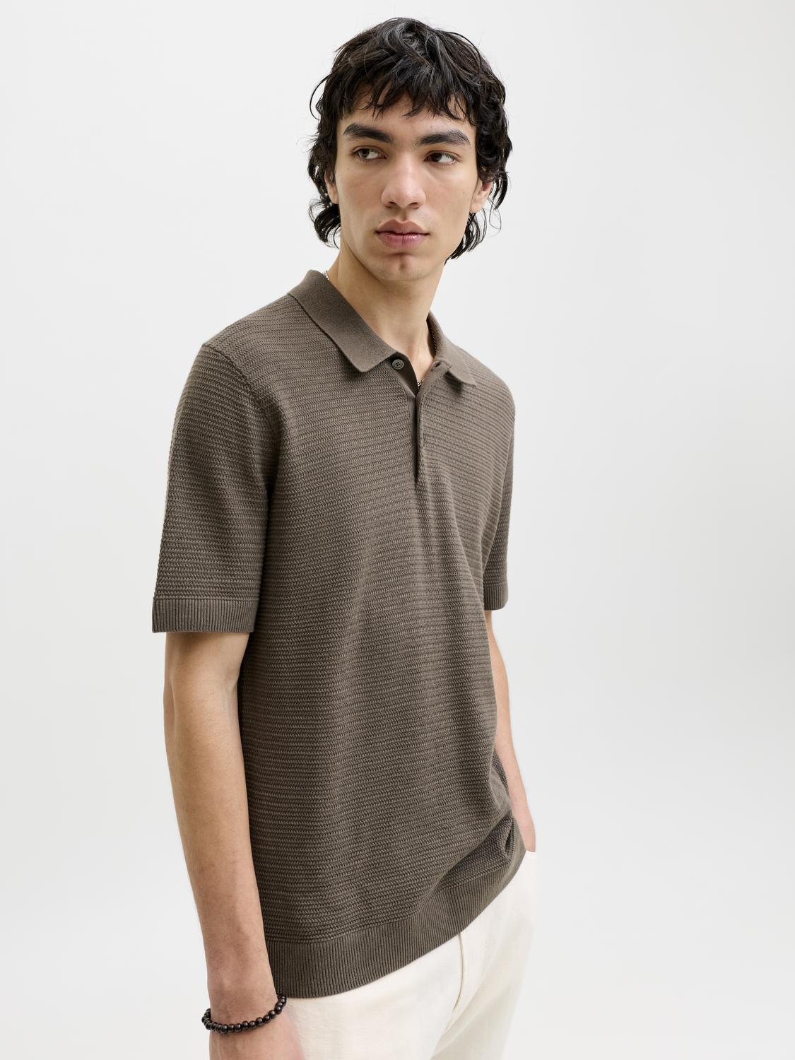model_shot-creative