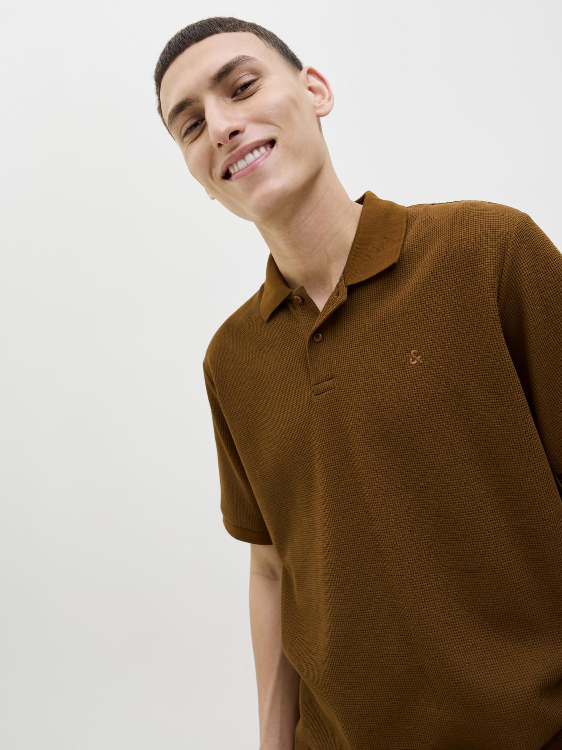 model_shot-creative