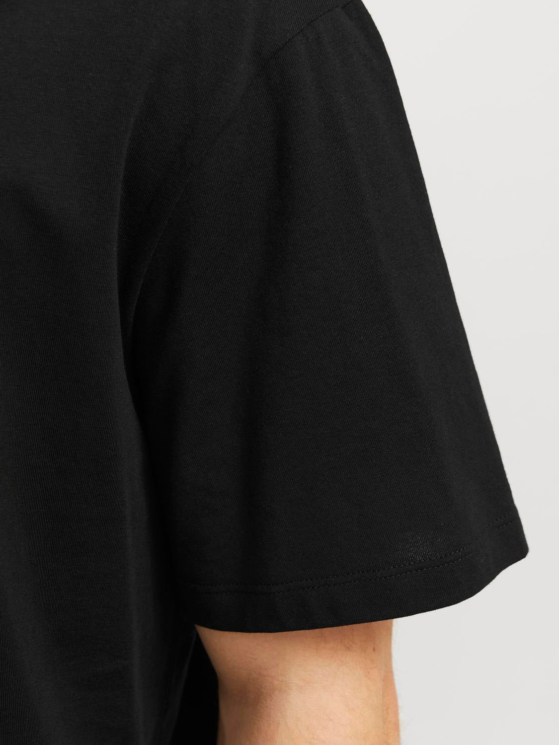 model_shot-detail