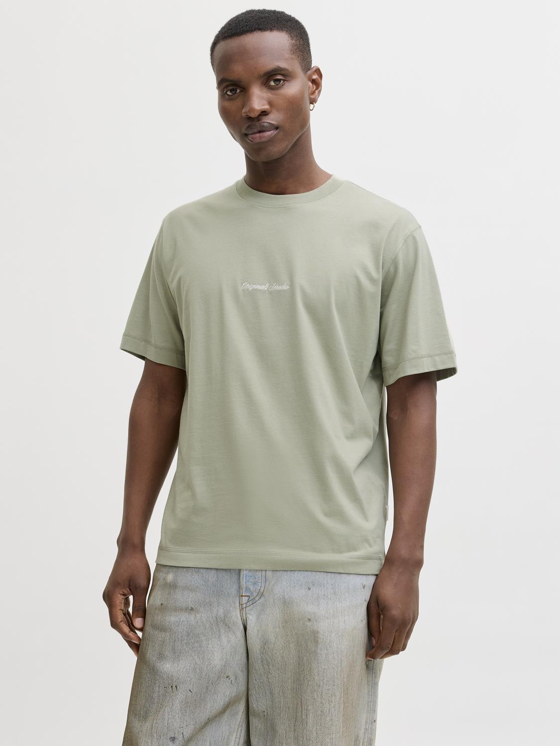 model_shot-front
