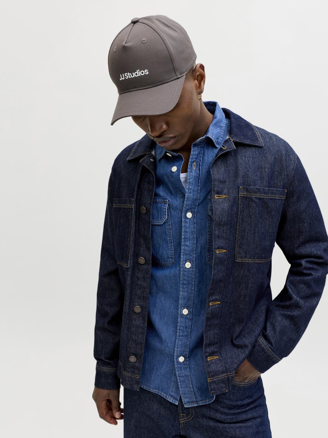 model_shot-front