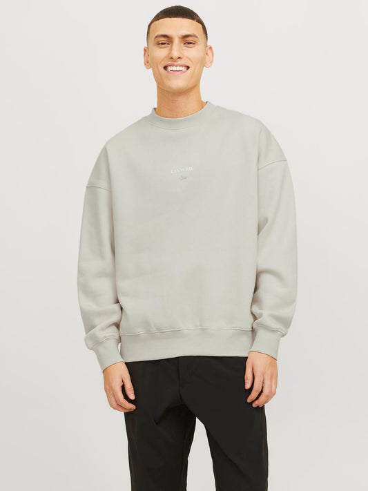 model_shot-front