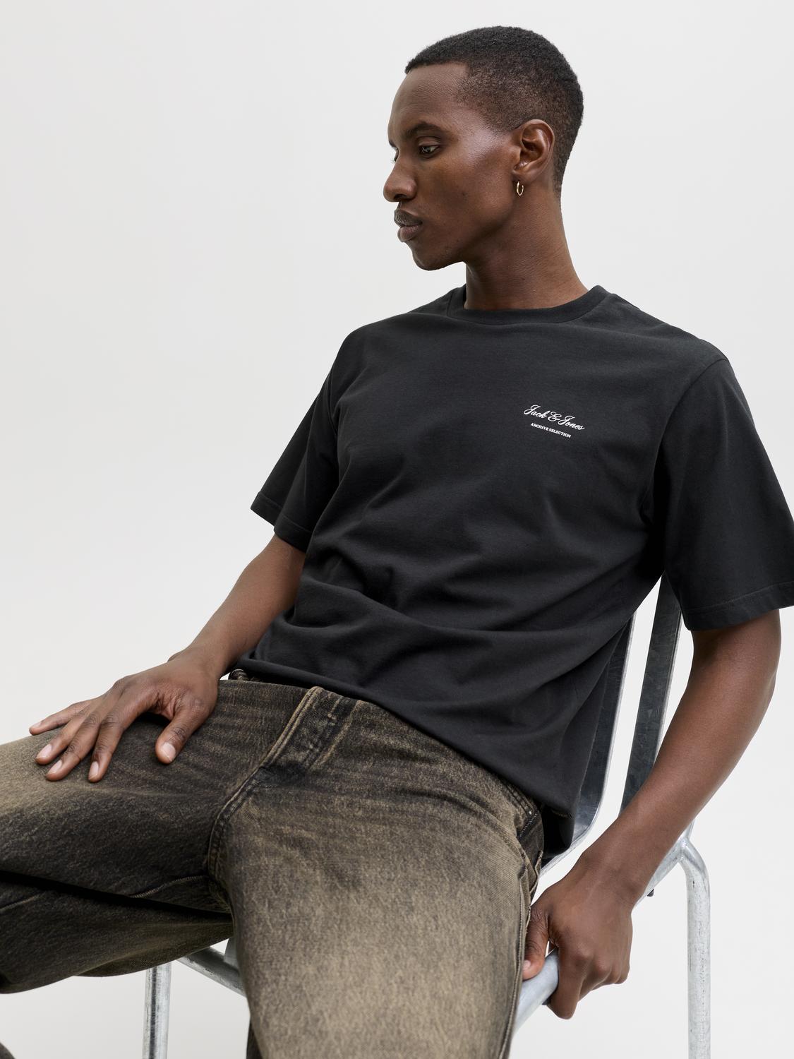 model_shot-creative