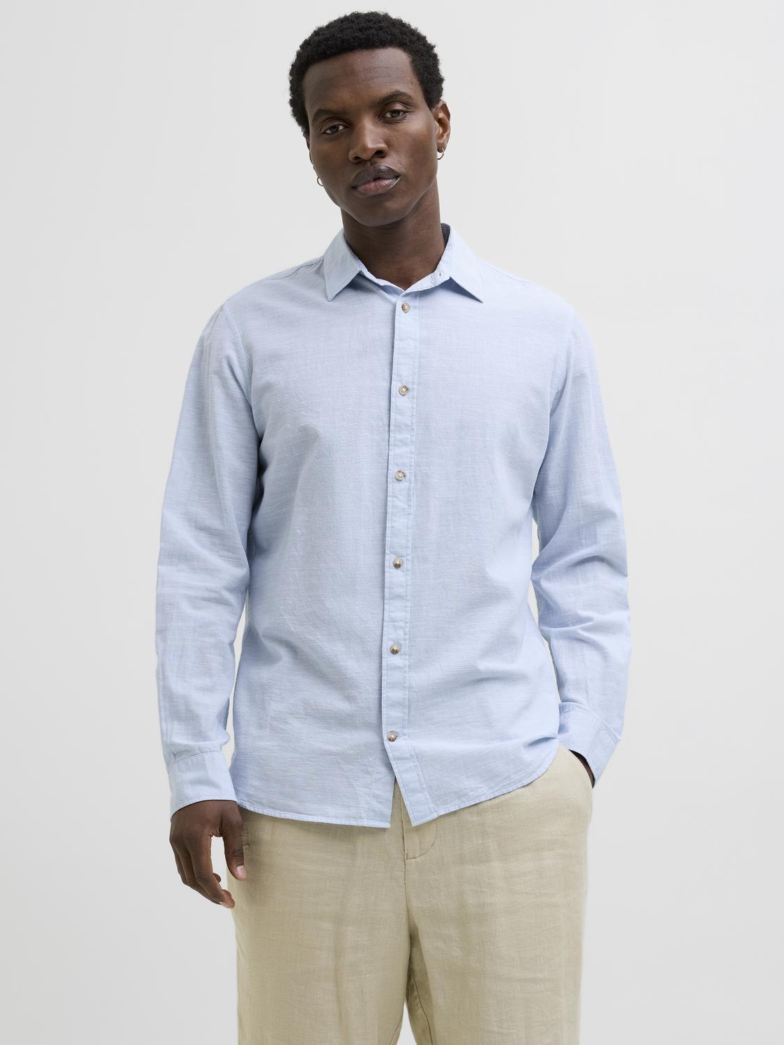 model_shot-front