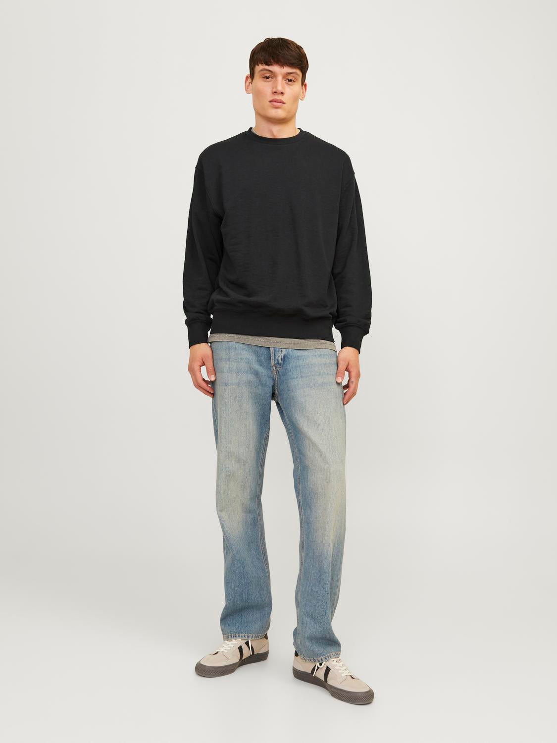 model_shot-front_full