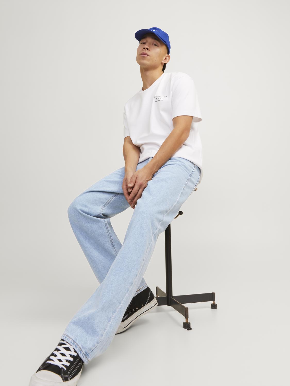model_shot-creative