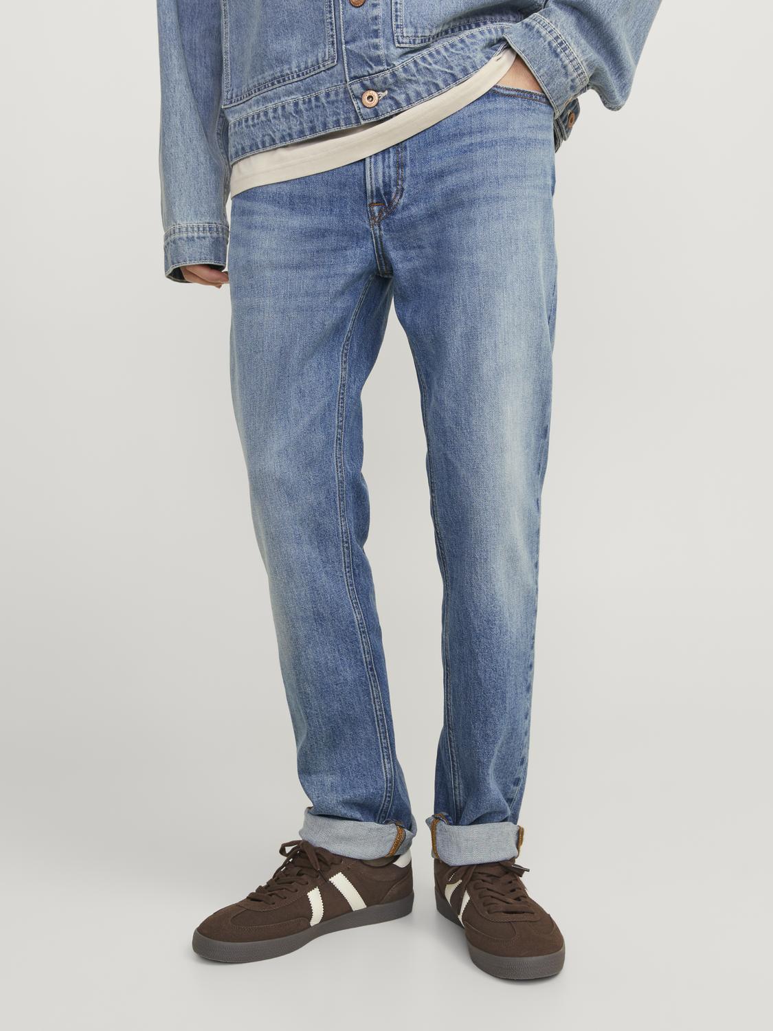 model_shot-front