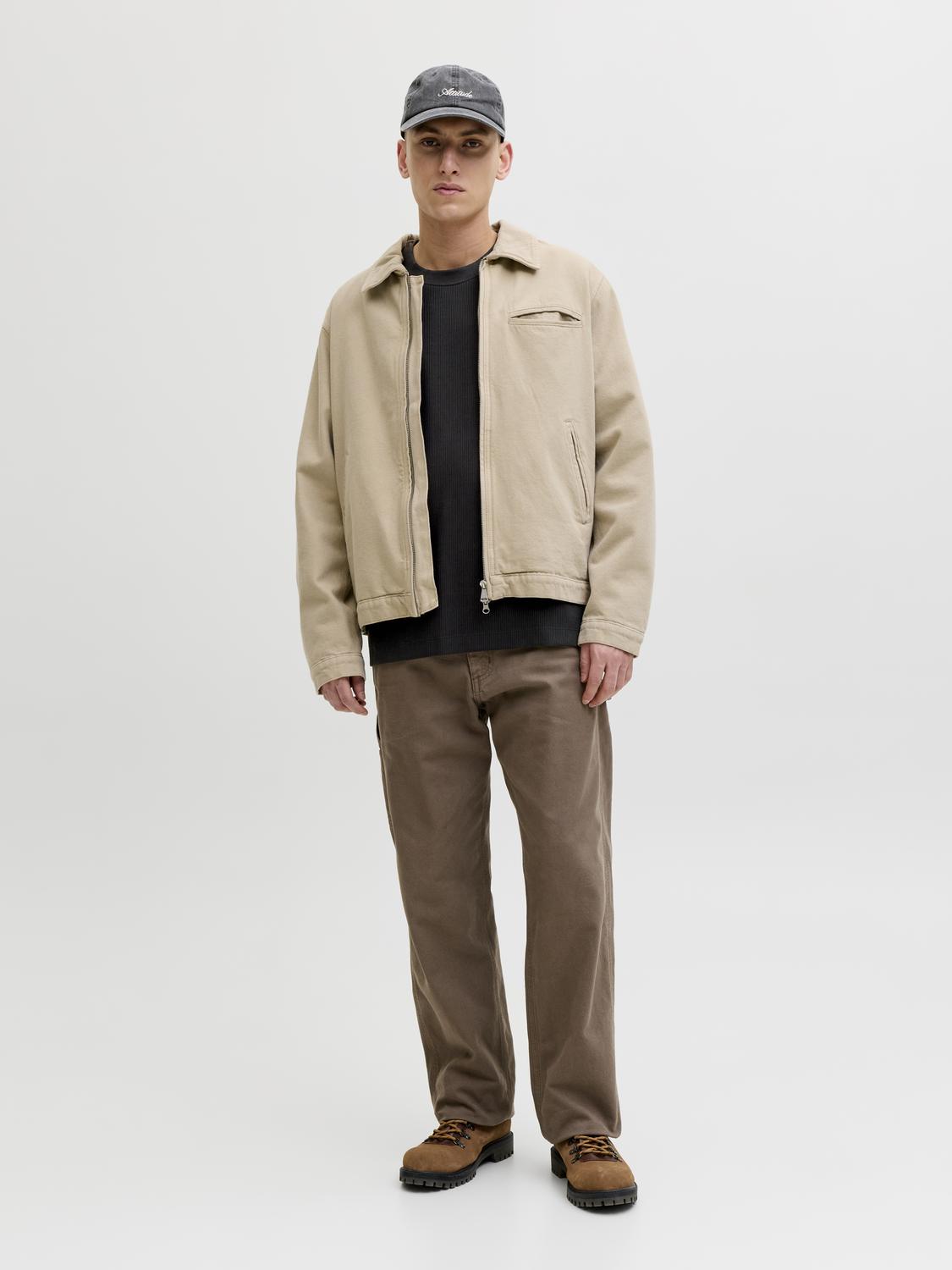 model_shot-front_full
