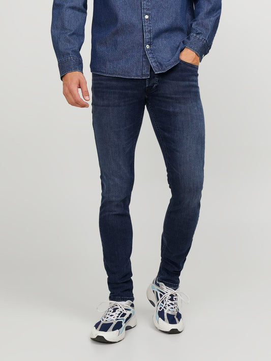 model_shot-front