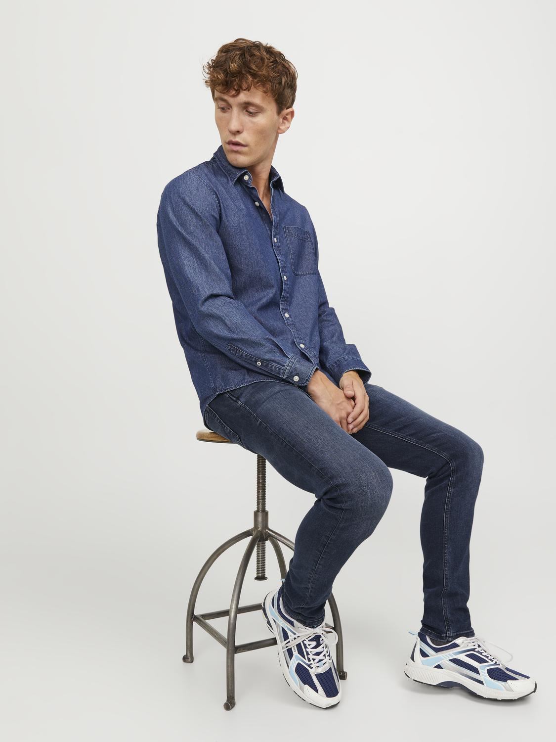 model_shot-creative