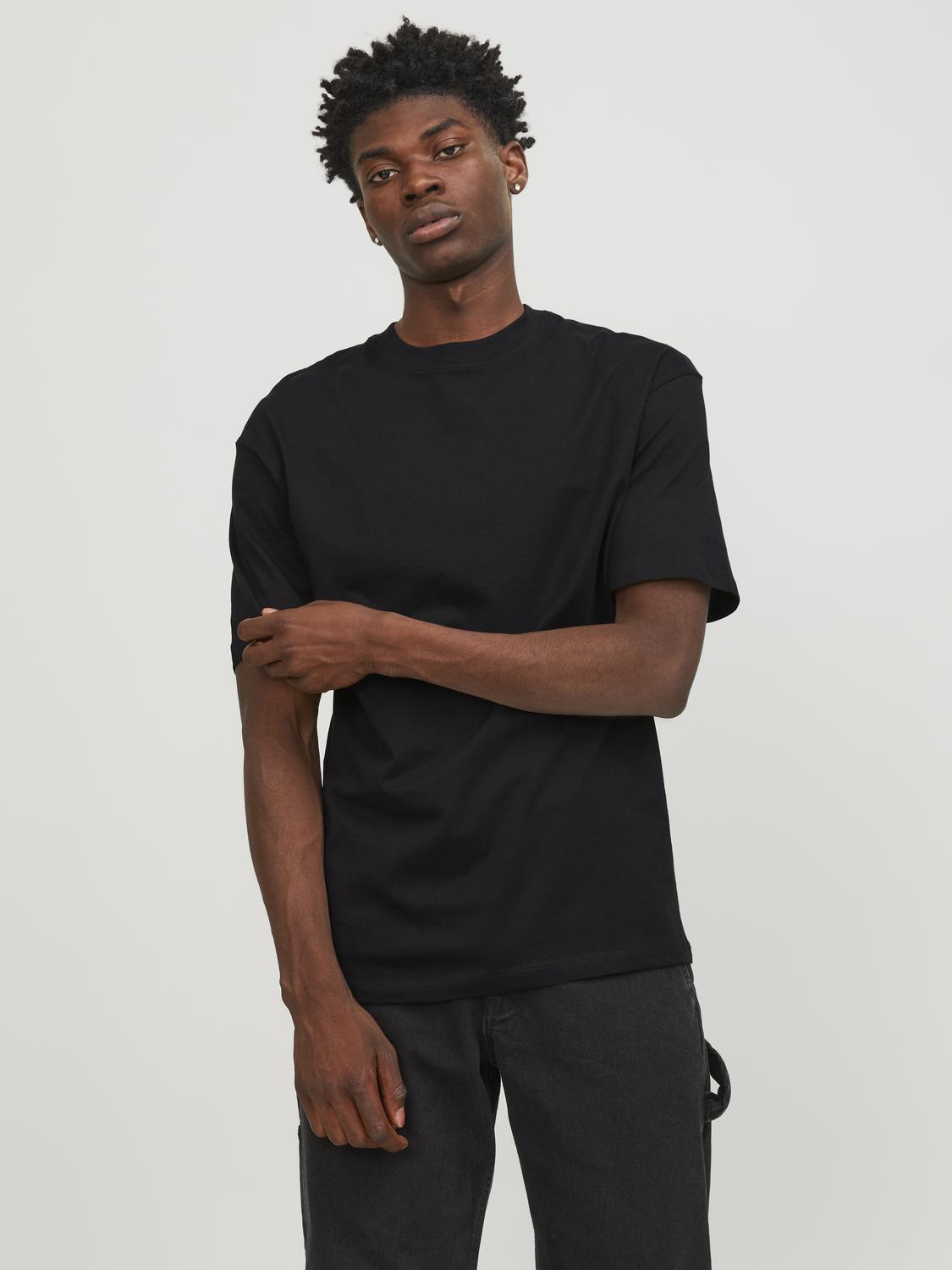 model_shot-front