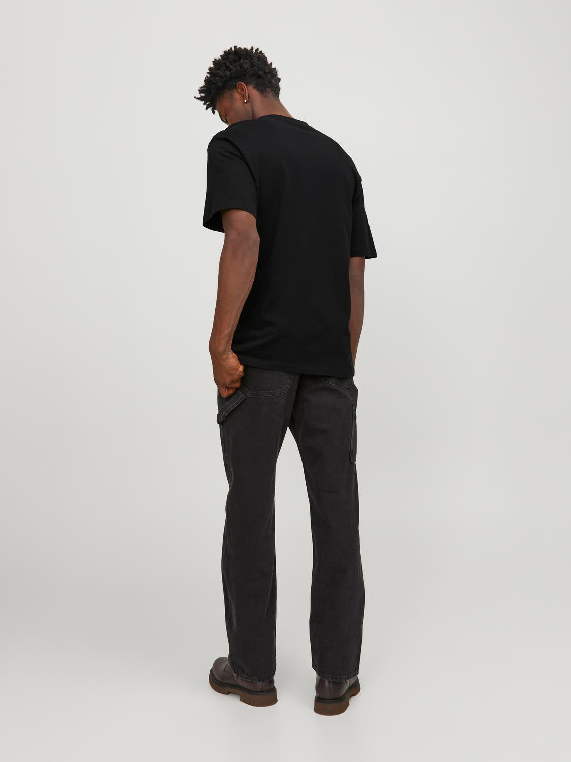model_shot-back