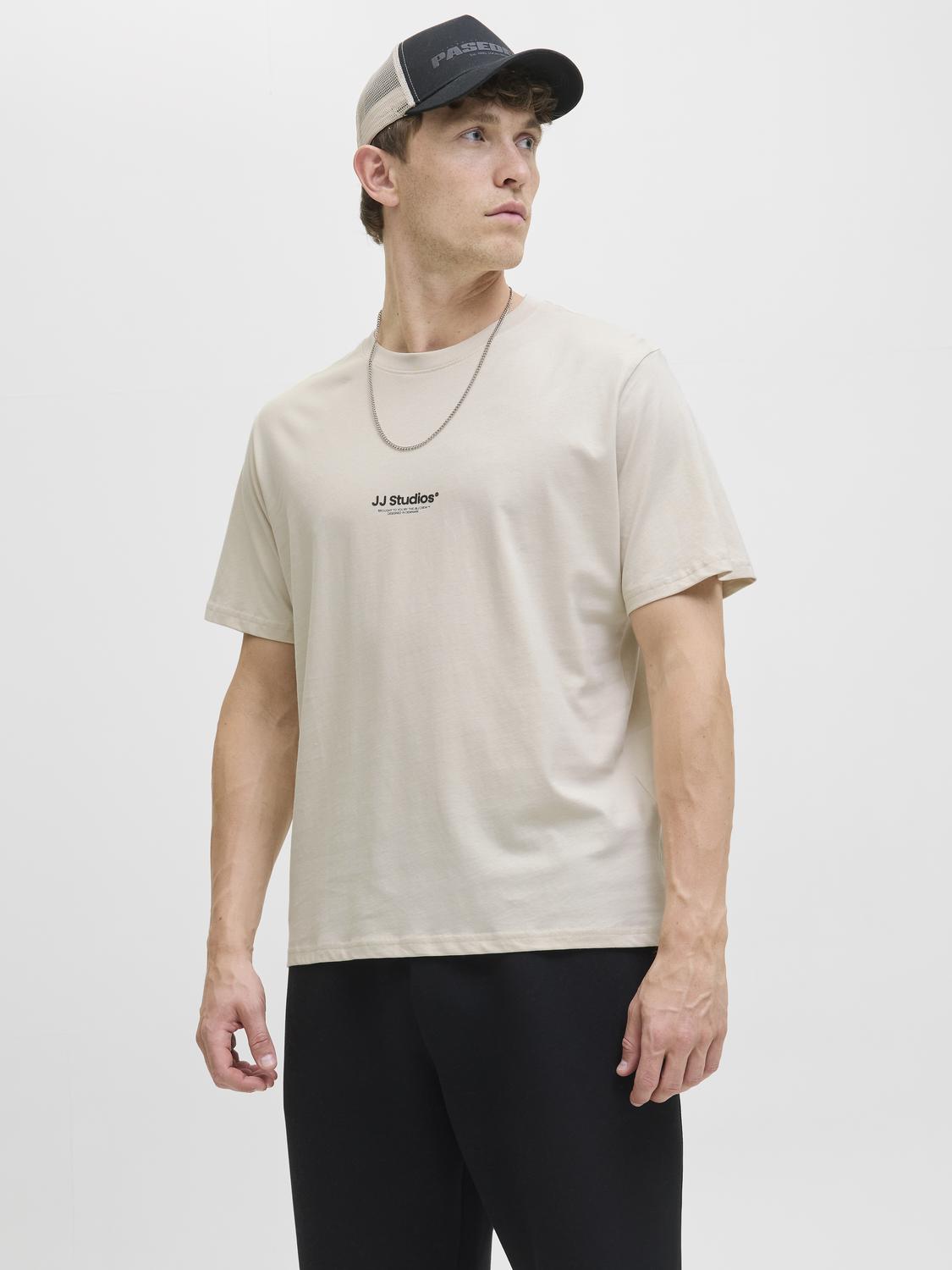 model_shot-front