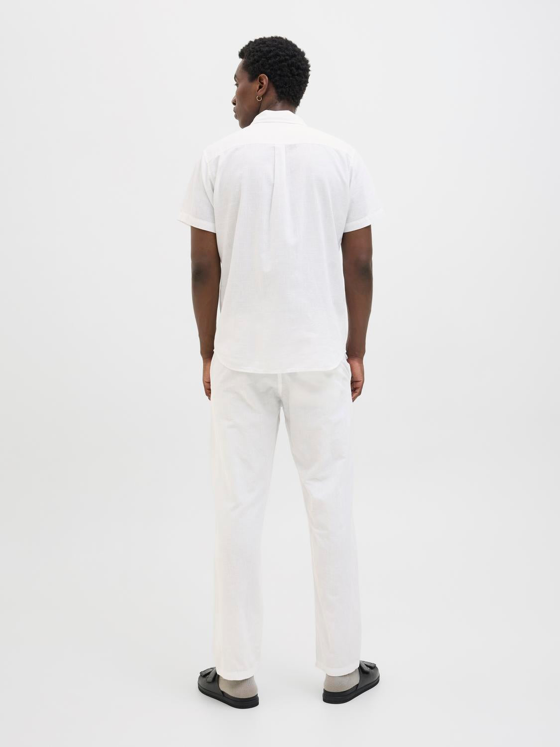 model_shot-back