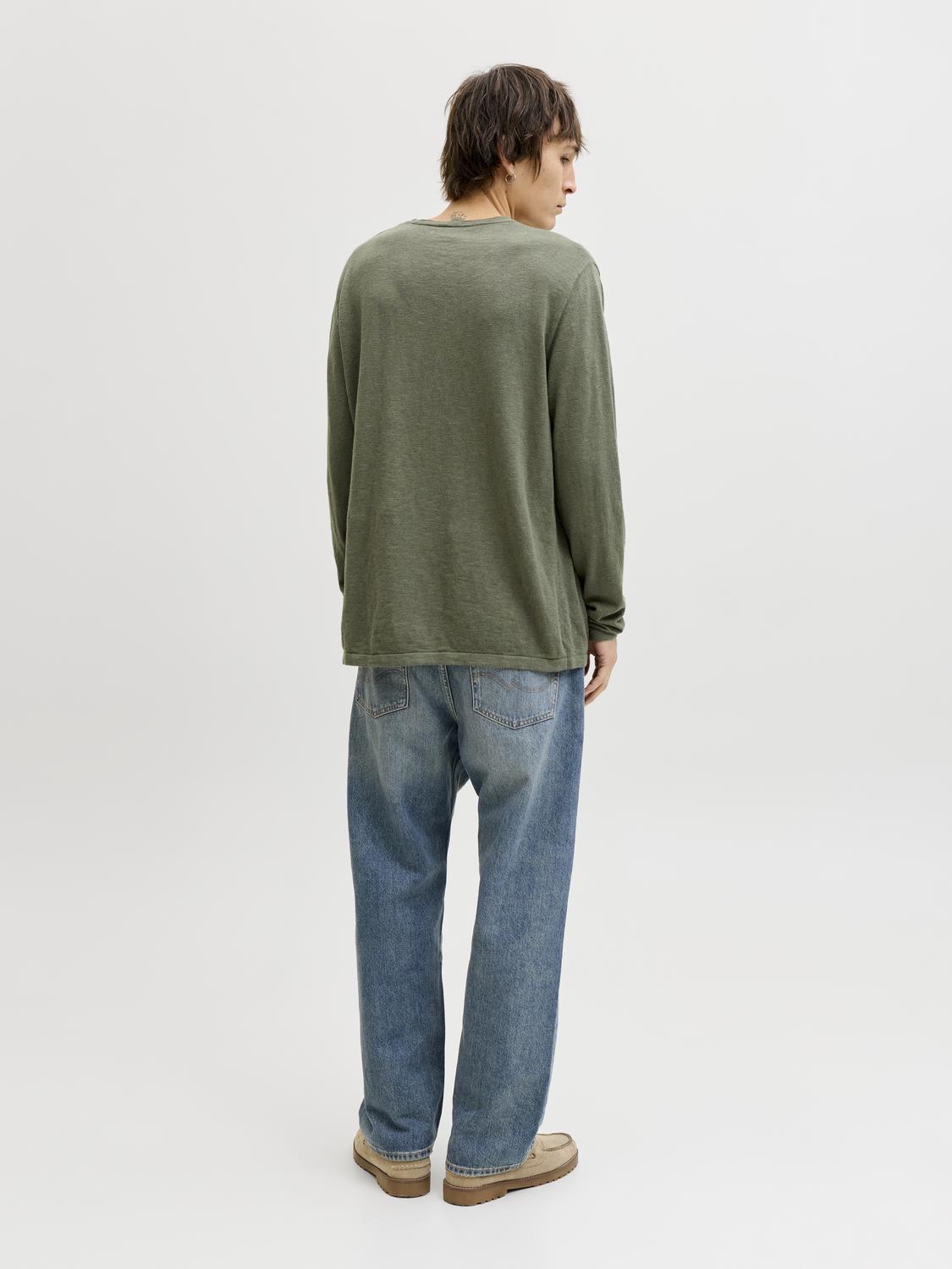 model_shot-back