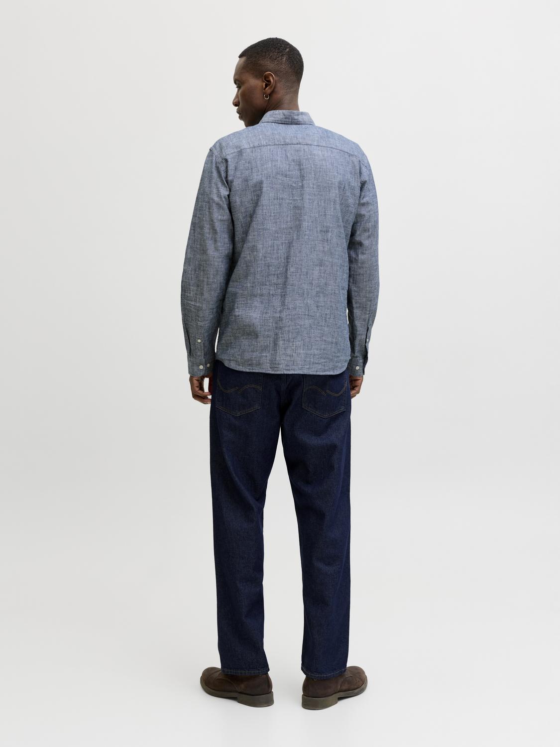 model_shot-back