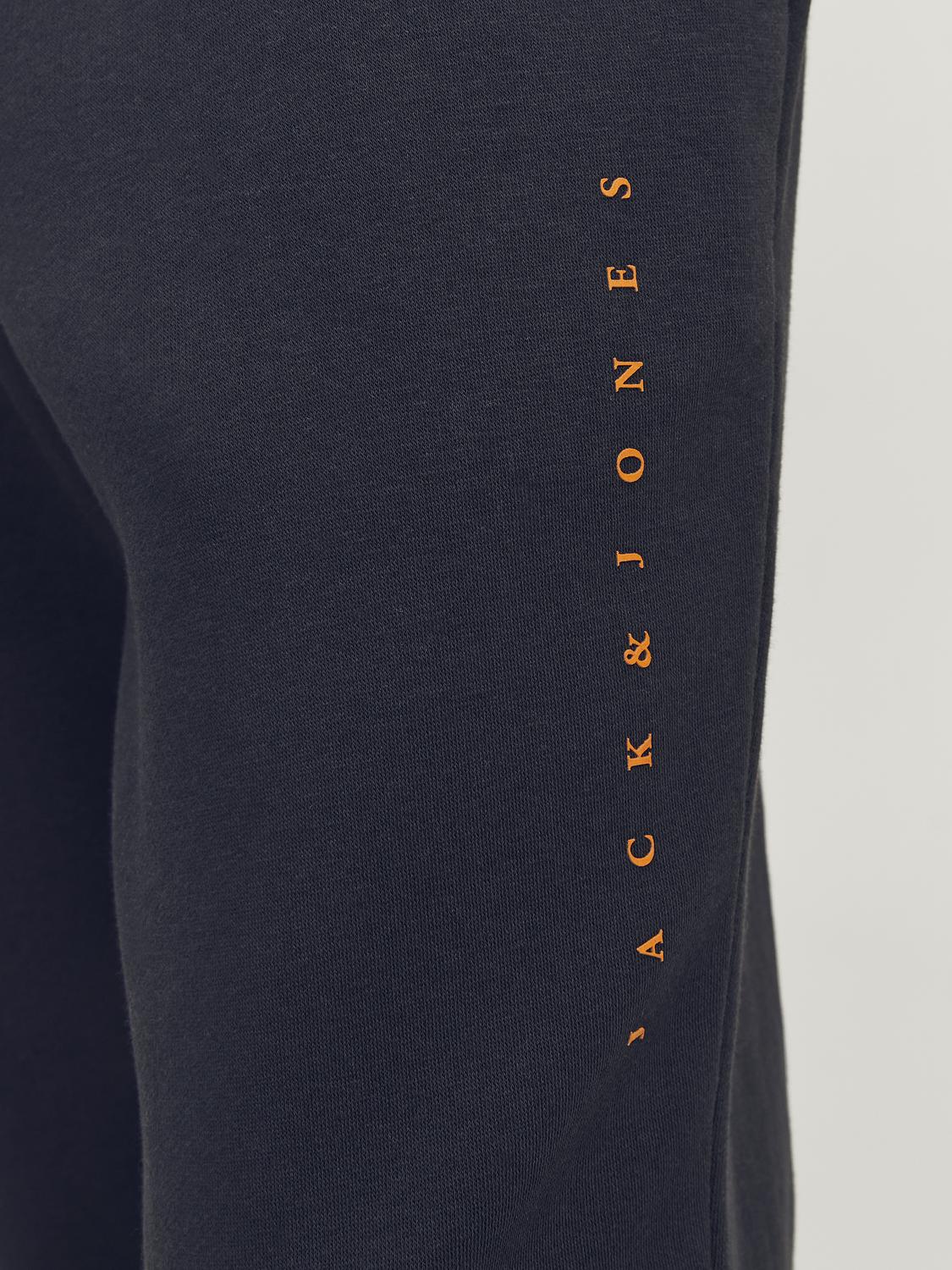 model_shot-detail