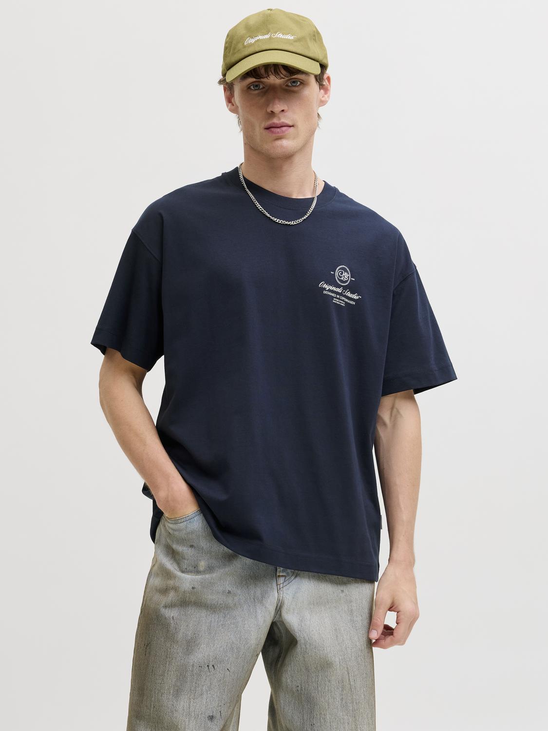 model_shot-front